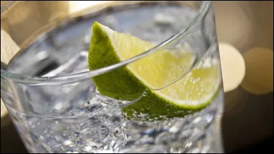 Que devez-vous ajouter à "per" pour trouver le nom d'une commune française portant le même nom qu'une eau minérale naturelle...