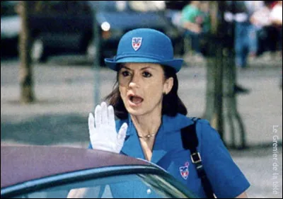 Que devez-vous ajouter à "per" pour trouver le surnom qui était attribué aux contractuelles de la police de Paris...