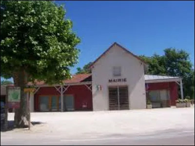 Village Saône-et-Loirien, Saint-Cyr se situe en région ...