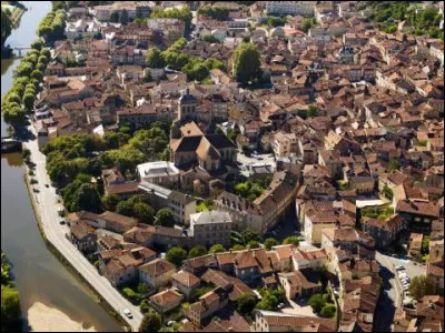 Quelle est cette ville, sous-préfecture et deuxième ville du département avec 10 000 habitants ?