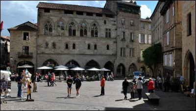 Combien le département du Lot compte-t-il d'habitants ?