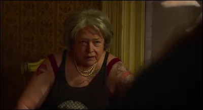 Quelle est cette comédie avec Bates ?