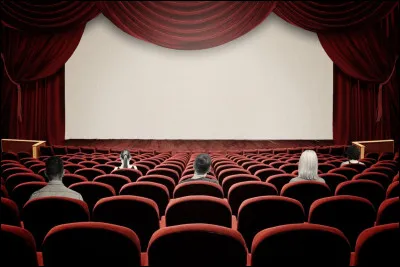 Toi et ta classe, vous devez préparer une pièce de théâtre pour la fin d'année mais Théo a oublié son texte.