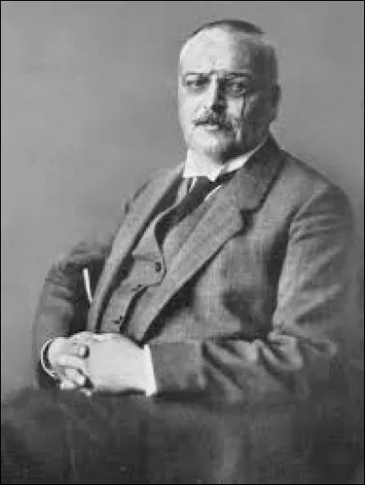 J'espère que la mémoire va vous revenir, car je vous demande quel est le prénom du médecin Alzheimer ?