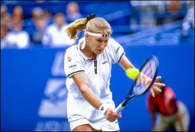 Quel est le prénom de Madame Graf, joueuse de tennis ?