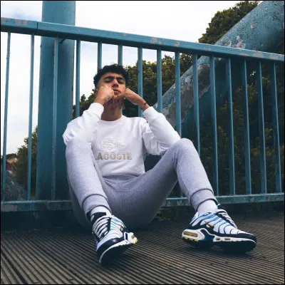 Pourquoi a-t-il sorti le clip "Mili Mili" ?