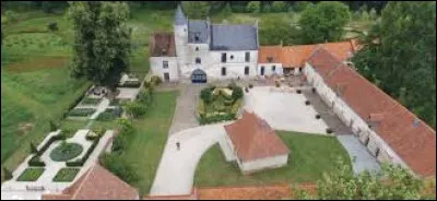 Nous partons maintenant dans les Hauts-de-France, au manoir de Fermont, à Capelle-Fermont. Village de l'aire d'attraction Arrageoise, il se situe dans le département ...