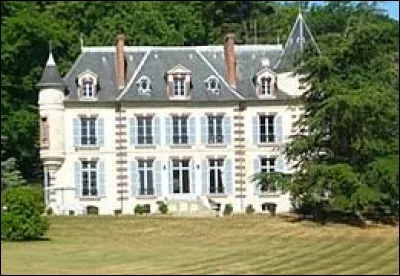 Nous sommes maintenant au château de la Geneste, à Châteaufort. Commune de l'arrondissement de Versailles, elle se situe dans le département ...