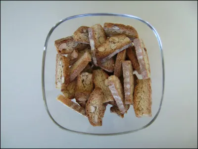 Km 19,7 : Saint-Maurice-sur-Eygues. En fl&acirc;nant dans ses rues, vous tomberez, &agrave; coup s&ucirc;r, sur la biscuiterie de Provence o&ugrave; vous vous procurerez des croquettes de Vinsobres. Qu'est-ce que &ccedil;a peut bien &ecirc;tre ?