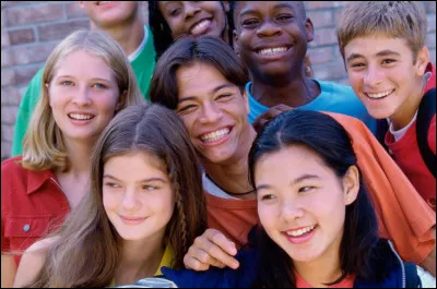 Km 36,5 : Aubres. Vous vous &eacute;loignez un peu, 1,5 km par le petit chemin de la cascade. L&agrave;, vous pouvez vous d&eacute;chausser et tremper vos pieds dans l'eau fra&icirc;che issue de la cascade. De quelle hauteur choit-elle ?