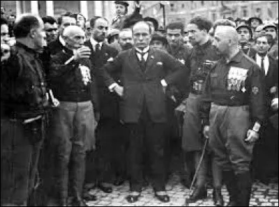 En quelle ann&eacute;e Mussolini a-t-il march&eacute; sur Rome ?