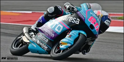 Lors de la course Moto3, David Alonso remporte la course de façon intelligente. À quelle place a fini Daniel Holgado ?