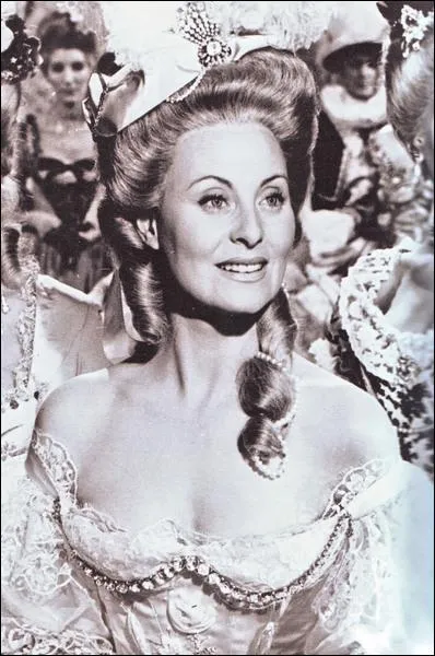 Quelle actrice endosse le r�le de Marie-Antoinette dans 'Marie-Antoinette' de Jean Delannoy en 1955 ?