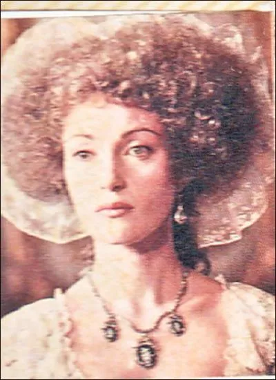 Quelle actrice endosse le r�le de Marie-Antoinette dans 'Les ann�es terribles' de Richard Heffron ?