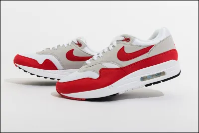 (question bonus) De quelle paire de chaussures s'agit-il ?