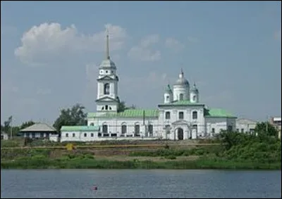 Nous sommes à Troïstk, une ville d'environ 70 000 habitants. Bien que la ville ne soit pas vraiment en Europe, son pays, lui, l'est en partie. Je parle bien évidemment...