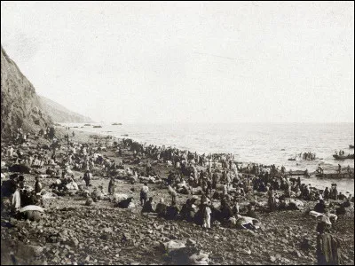 Quel peuple est persécuté par l'Empire ottoman à partir de 1915 ?