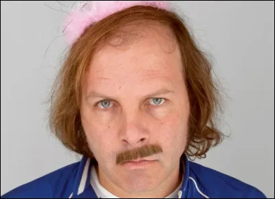 De quelle chanson de Philippe Katerine ces paroles sont-elles extraites ''Je coupe le son... Et je remets le son'' ?