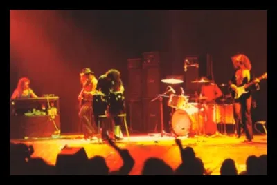 Quels sont les albums live du groupe, enregistrés au cours de sa 1ère période (avant 1976) ?