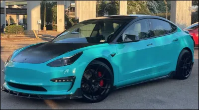 De quelle nationalité est la marque Tesla ?