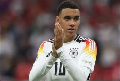 Comment s'appelle ce footballeur allemand ?