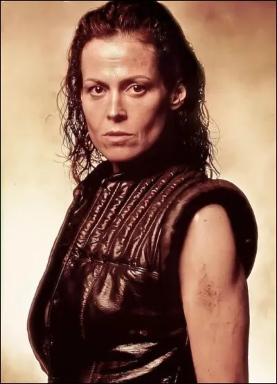 Dans quel film de Jean-Pierre Jeunet, le personnage principal est un clone, créé à partir d'échantillons de sang prélevés sur un humain, avant la mort de celui-ci ?