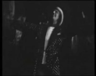 Quel chanteur est l'auteur du titre ''Coin de rue'' ?