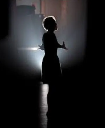 Quelle chanteuse est linterprète du titre ''Mon cur est au coin d'une rue'' ?