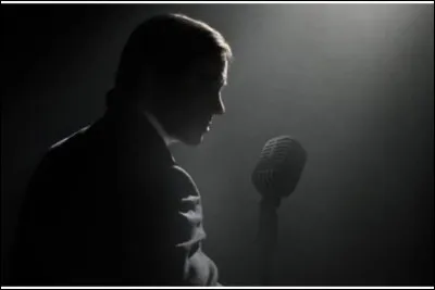 Quel chanteur franco-arm&eacute;nien est l'auteur-compositeur et interpr&egrave;te du titre ''Et moi dans mon coin'' ?
