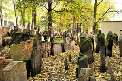 Km 74,2 : Les Costes. Qu'est-ce qui a causé la colère de certains habitants de la commune en 2011 ?