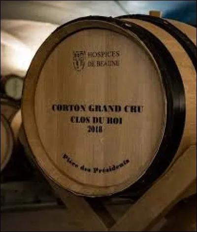 Quel record a été battu lors de la 162e vente des vins des hospices de Beaune, qui a eu lieu en 2022 ?