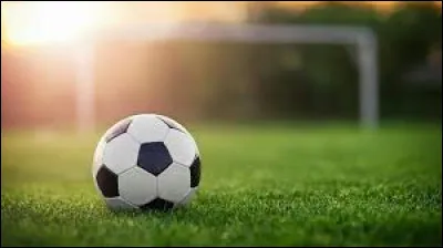 Une équipe de football compte 11 joueurs.