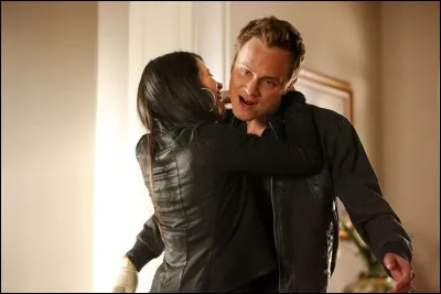 Qui sont les véritables parents d'Elena ?