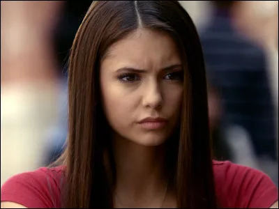 Comment les parents d'Elena sont-ils morts ?