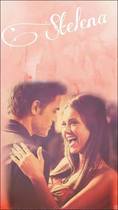 Quand Elena se met-elle en couple avec Stefan ?