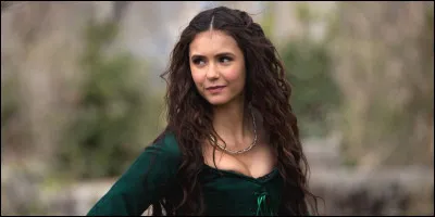 Comment cette femme se nomme-t-elle ?