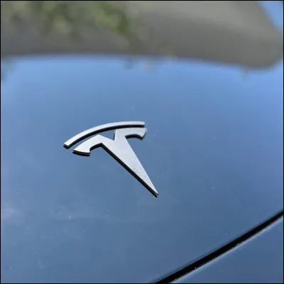 Quelle marque représente ce logo ?