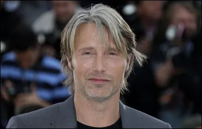 Qui est cet acteur danois qui joue le rôle de ''Tristan'' dans le film ''Le Roi Arthur'' de 2004 ?