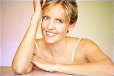 Km 118,8 : Le Bourguet. Ce village fait partie de la Communauté de communes Lacs et Gorges du Verdon. Complètement décimé par la peste noire et la guerre de Cent Ans, le village s'est repeuplé depuis. À combien s'élève sa population aujourd'hui ?