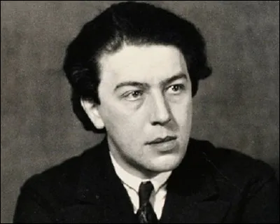 Qui est cet écrivain surréaliste qui a surnommé ''Salvador Dalí'', ''Avida Dollars'' ?