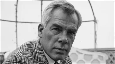 Qui est cet acteur qui joue un des rôles principaux dans ''Cat Ballou'' western comique américain, sorti en 1965 ?