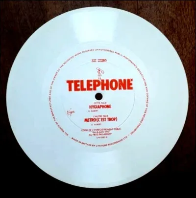 Parlez, parlez ans l'hygiaphone (...)
Bientôt au bout du fil...