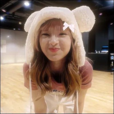 Quel âge a-t-elle ? (Juillet 2024)