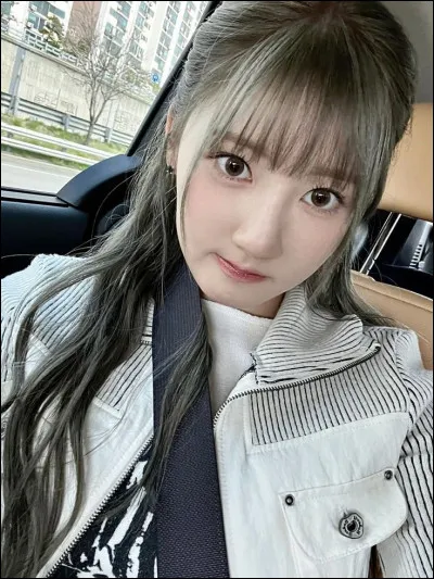 Pendant combien de temps a-t-elle été "trainee" ?