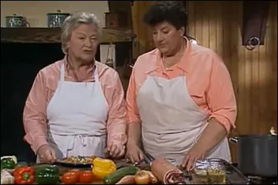 Dans lémission culinaire "La cuisine des Mousquetaires" comment sappelait la comparse de Maïté ?