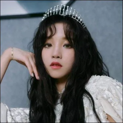 Quelle chanson de son album solo est un duo avec Minnie ?