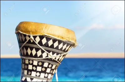 Debout les "..............." la mer monte, Le "..............." tambour