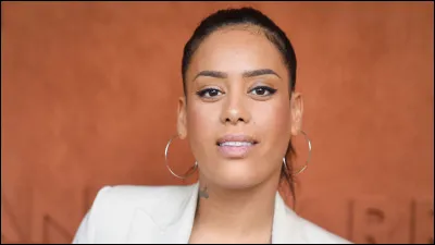 Avec qui Amel Bent chante-t-elle "1, 2, 3" ?