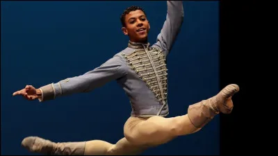 Ce danseur se nomme Diop. Comment se prénomme-t-il ?