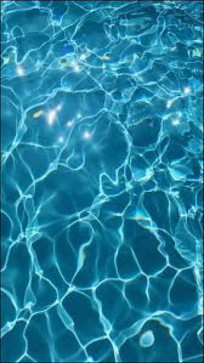 De quel pays vient l'Eau B&eacute;nite, une bi&egrave;re assez connue ?